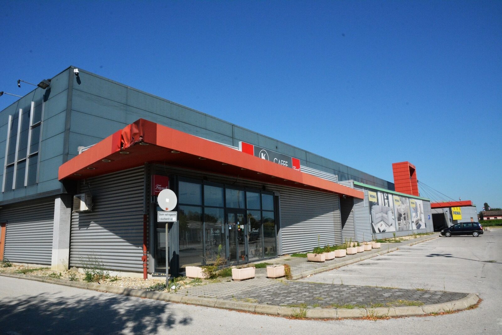 Objekt bivšeg Super Konzuma u Slavonskom Brodu otkupio je Pevec, Foto: Ivica Galović / Pixsell