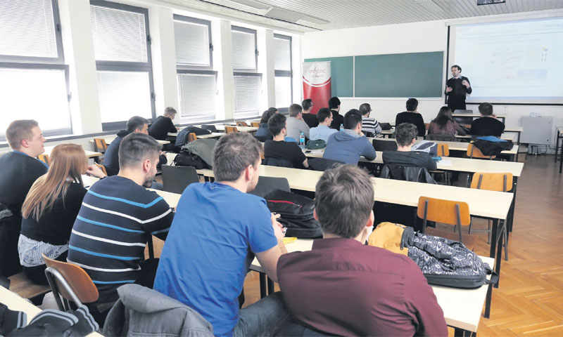 U sklopu predavanja mladi imaju priliku naučiti programski jezik S7-GRAPH/Tomislav Miletić/PIXSELL