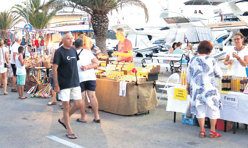 Više tisuća ljudi obišlo je ponudu na festivalu u Rogoznici/Duško Jaramaz/PIXSELL