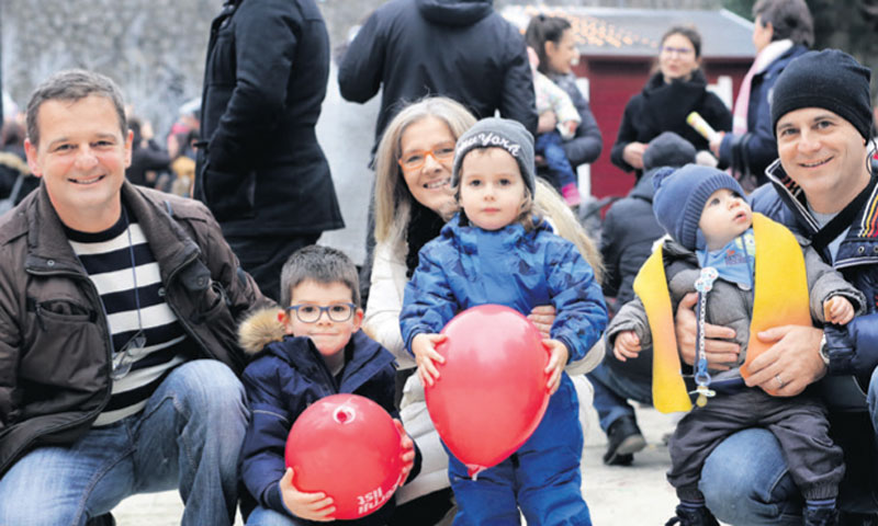 Alen Uhač s obitelji i prijateljima u jutarnjim aktivnostima/ Nel Pavletić/PIXSELL