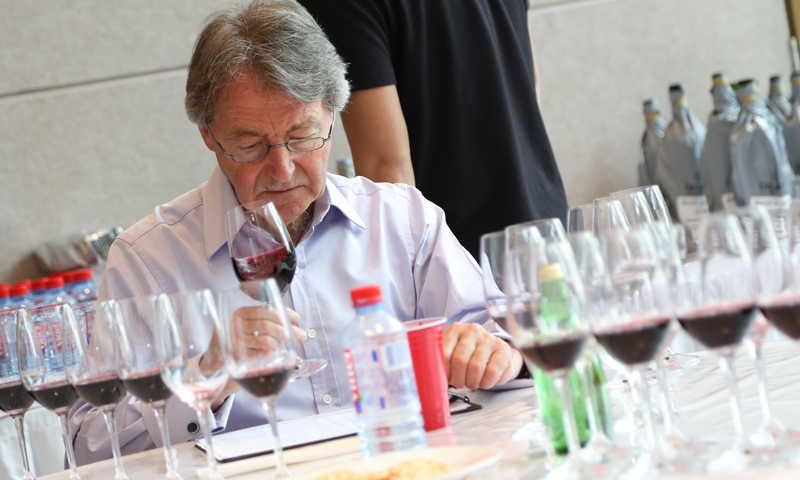 Foto: I autoritet pred kojom strepe svi vinari, Seven Spurrier, predsjednik ocjenjivača Decantera, V
