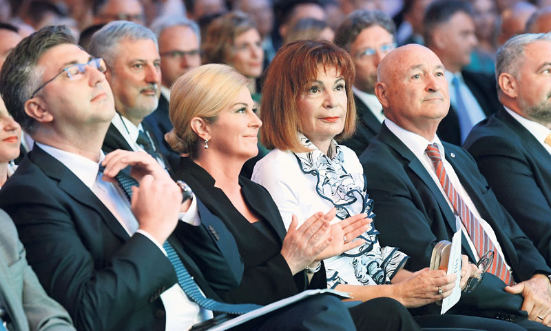 Premijer Plenković sjedio je do predsjednice Kolinde Grabar Kitarović, a komentarima ih oboje nije š