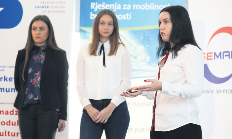 Marta Klasnić, Emilija Krkalo i Franka Kasnović iz tima Mef osmislile su aplikaciju za financijsko o