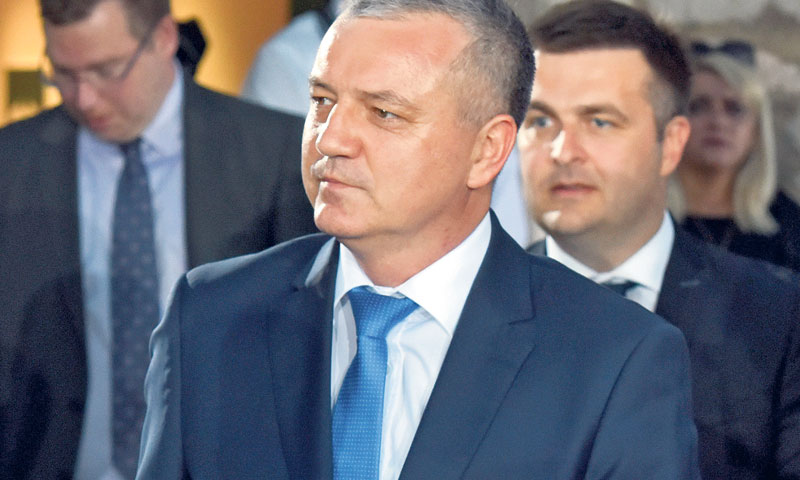 Ministar gospodarstva Darko Horvat jučer je s čelnikom Uljanika Rossandom dogovarao model hitne ispl