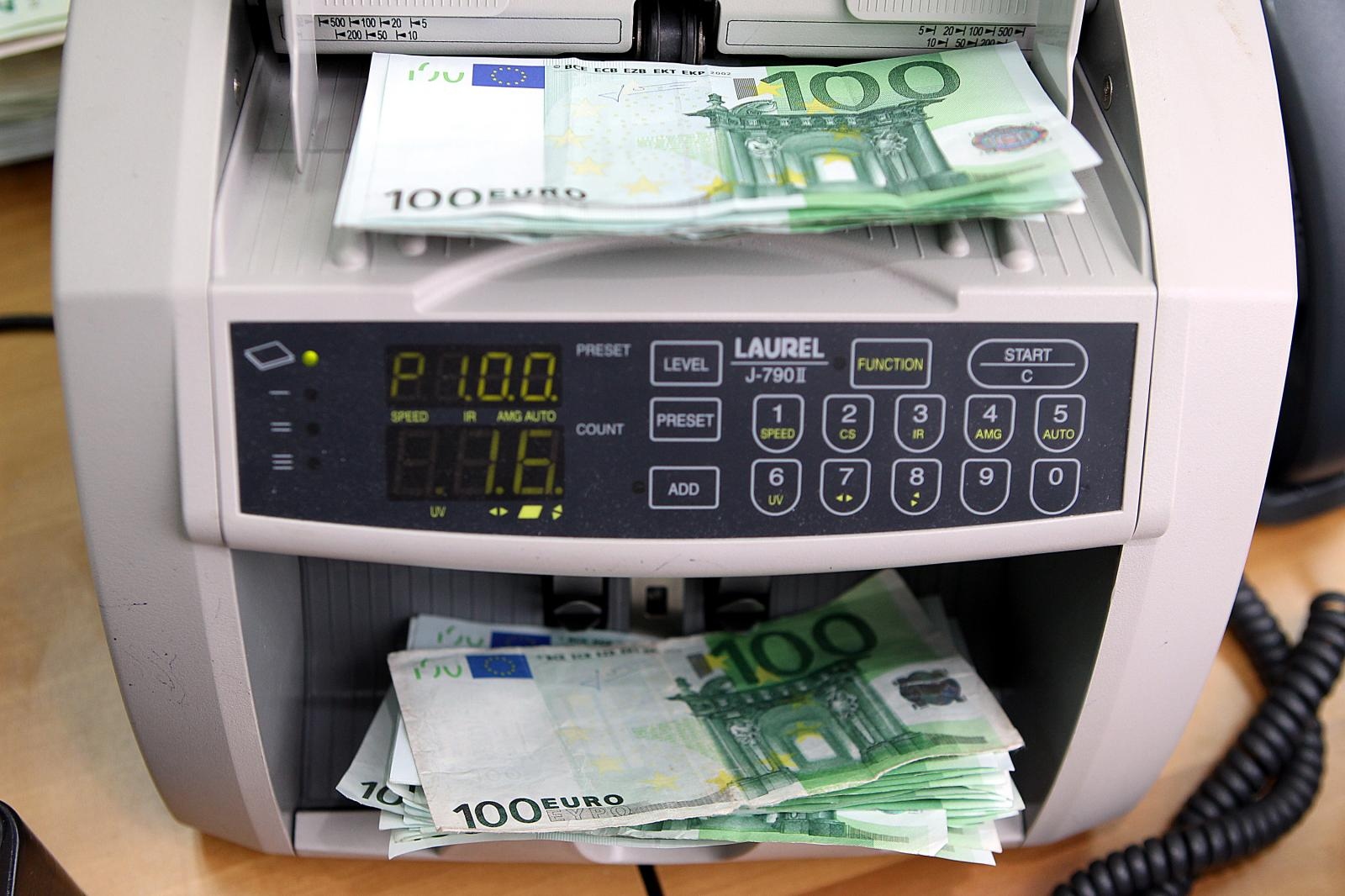 Dubrovčanin u mjenjačnici za 800 kuna dobio samo 70 eura: Tražio djelatnicu da stornira račun, ali je rekla da to nije moguće - Poslovni dnevnik