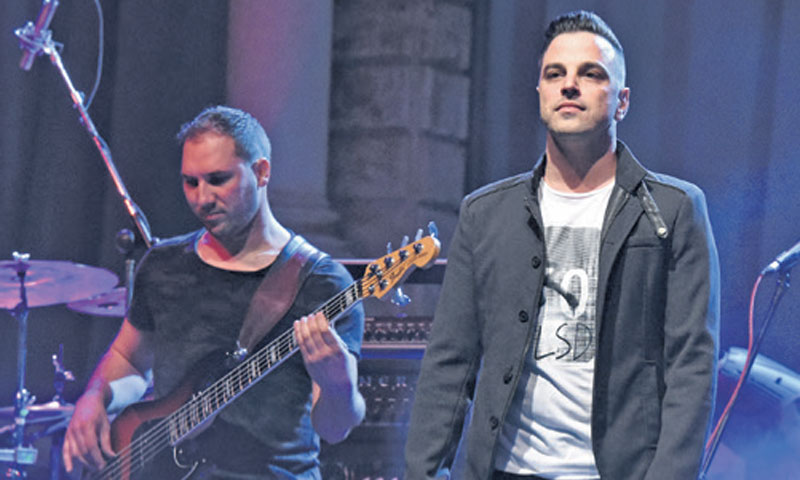 Koncertom je zabavio i domaće, a i brojne strane posjetitelje Hvara/Hrvoje Jelavić/PIXSELL