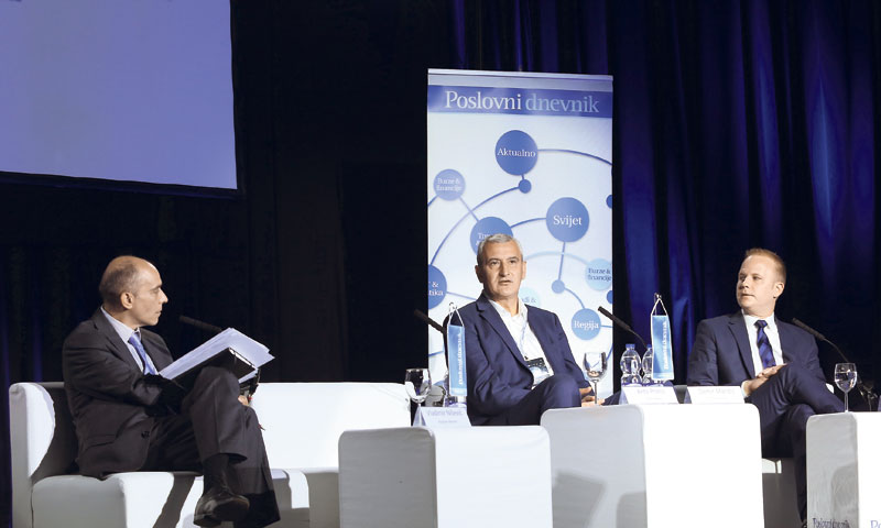 Na okruglom stolu sudjelovali gradonačelnici Karlovca i Koprivnice Damir Mandić i Mišel Jakšić/EMICA