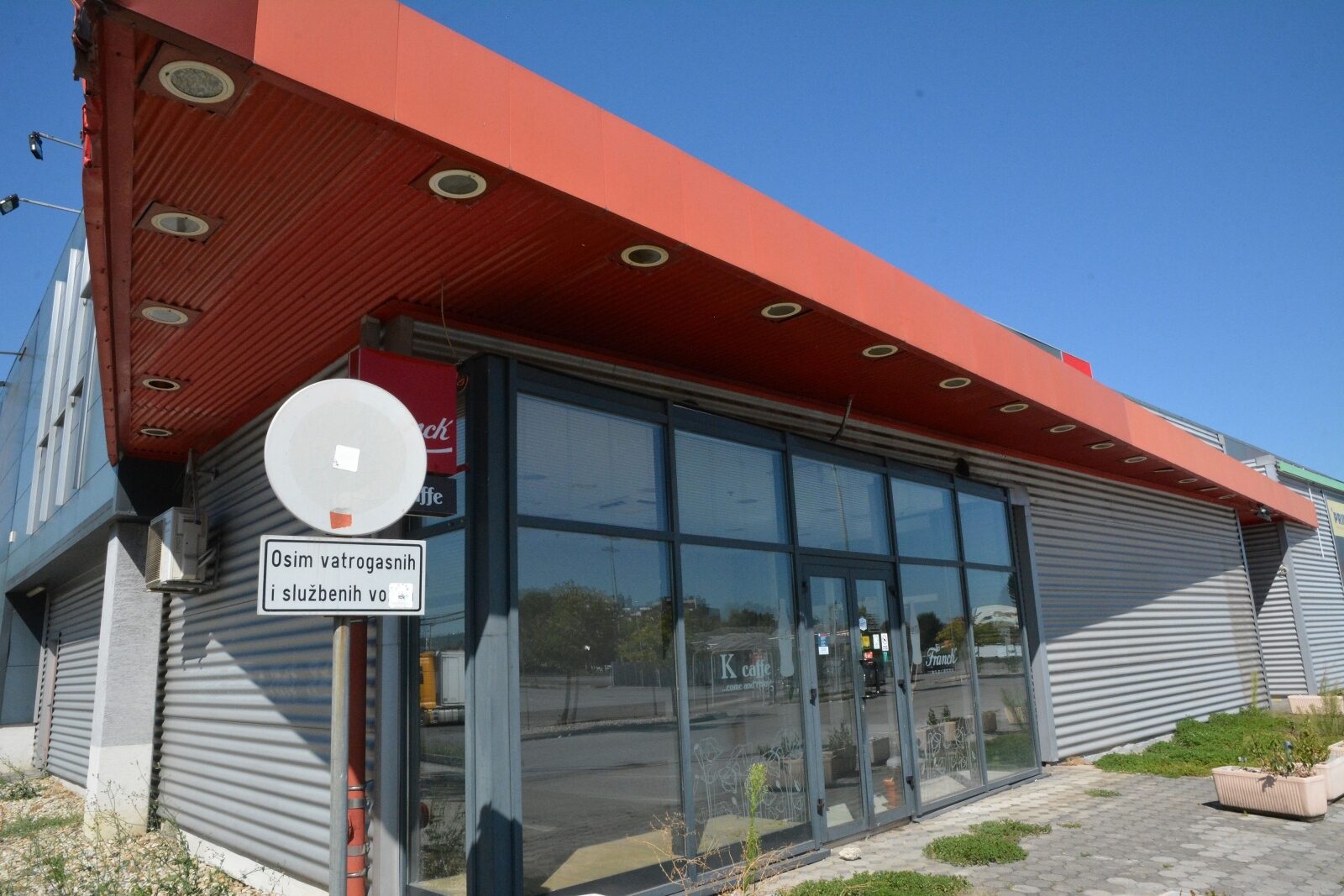 Objekt bivšeg Super Konzuma u Slavonskom Brodu otkupio je Pevec, Foto: Ivica Galović / Pixsell