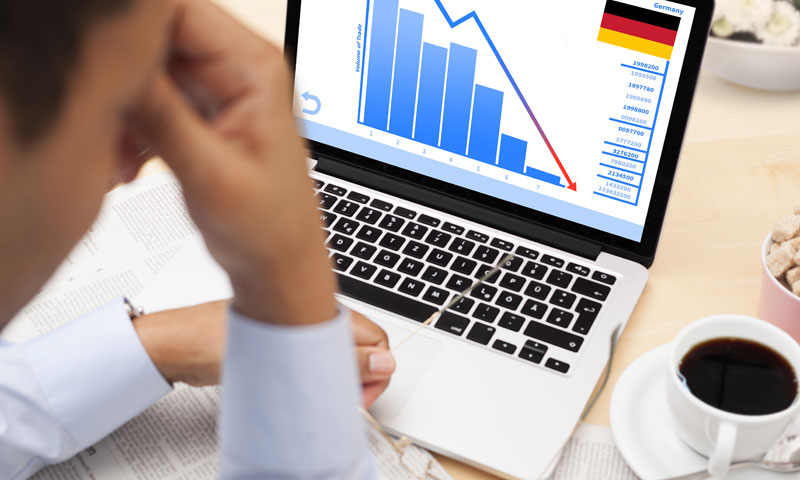 Mnoštvo kompanija revidira investicijske planove ili ih stavlja 'na čekanje'/FOTOLIA