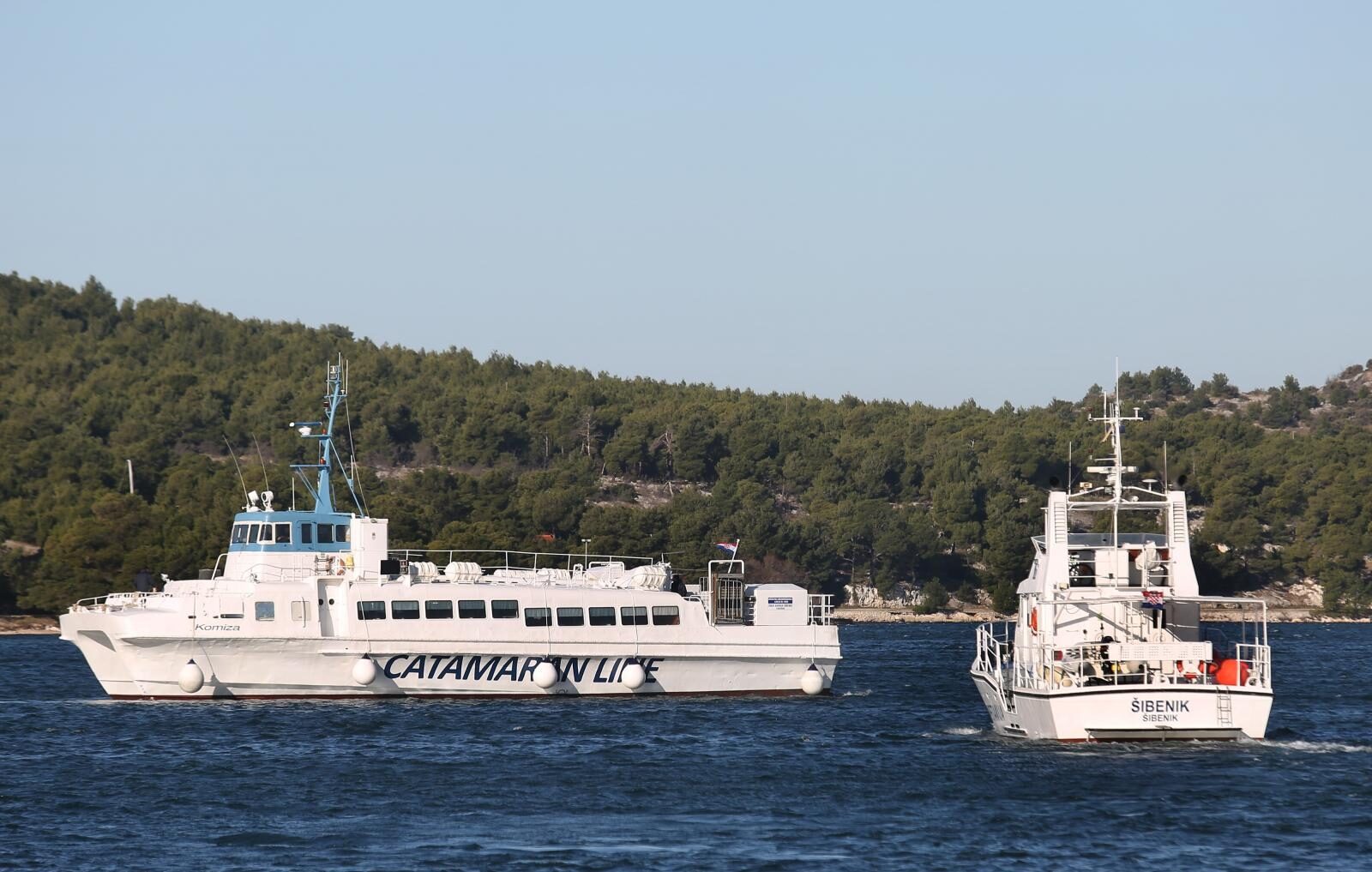 Dolazak oštećenog katamarana Komiža u remontno brodogradilište, Foto: Duško Marušić / Pixsell
