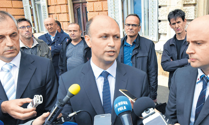 Predsjednik Uprave Uljanik d.d.-a Emil Bulić (u sredini) gotovo dva mjeseca vodi tvrtku/Duško Maruši