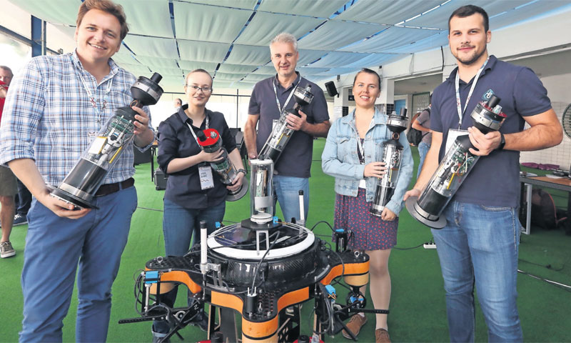 Dio eksperata iz laboratorija LAPOST na demonstraciji u Biogradu/Duško Jaramaz/PIXSELL