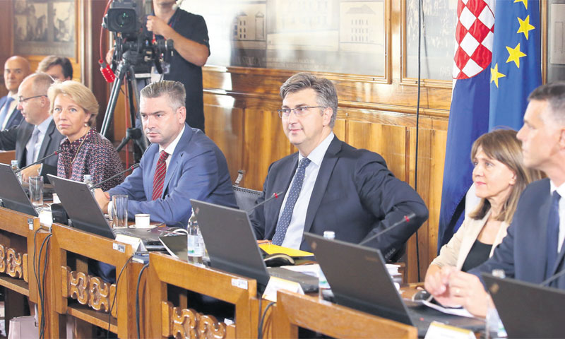 Danas kreće isplata plaće za kolovoz radnicima Uljanika i 3. maja. poručio je jučer sa sjednice Vlad