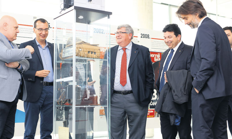 Uz naslovnice i zanimljive priče, tu je i stara novinarska oprema/Nel Pavletić/PIXSELL