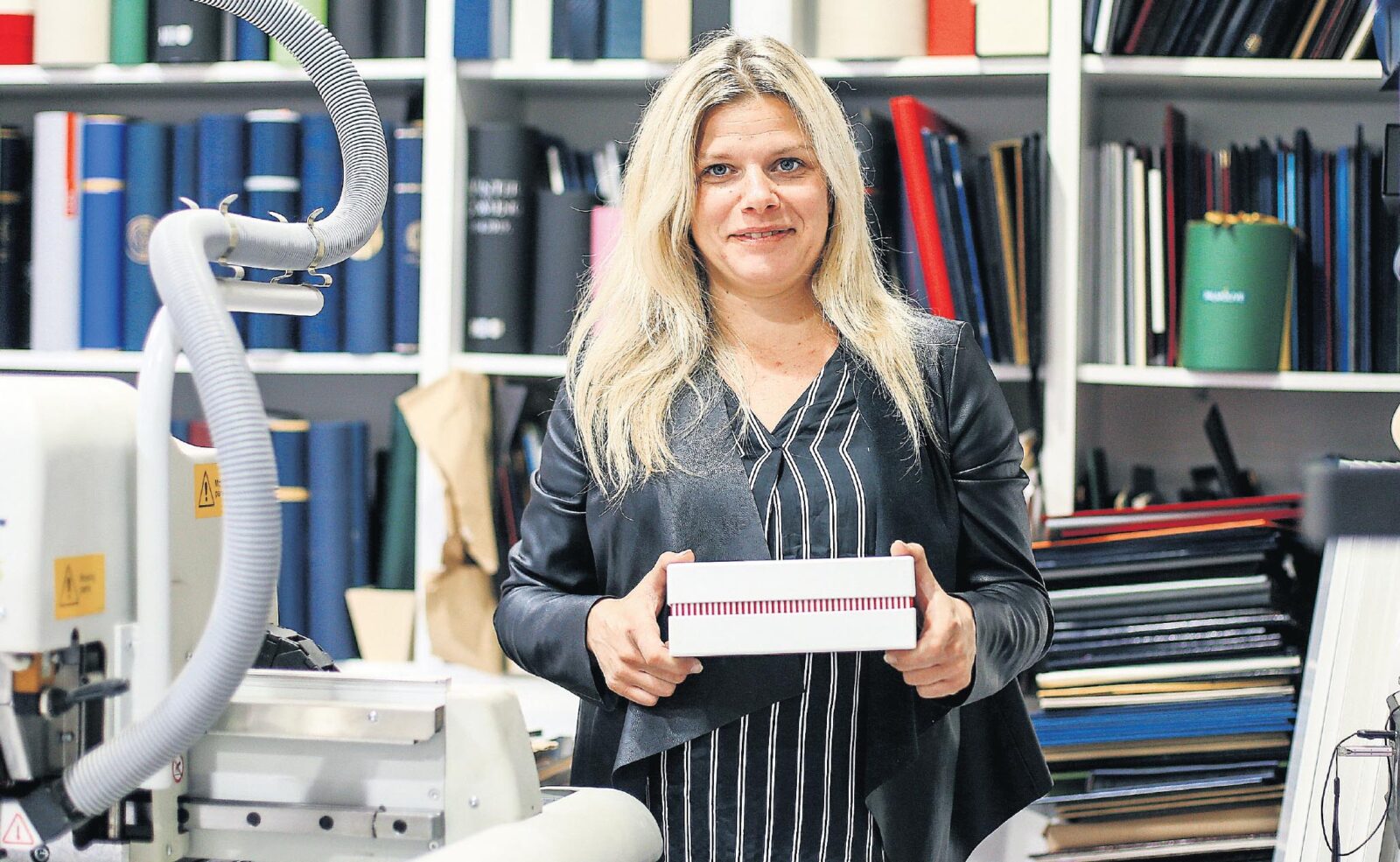 Izrađuju sve vrste kutija od drva, kartona, različitih prirodnih i umjetnih materijala, od transport