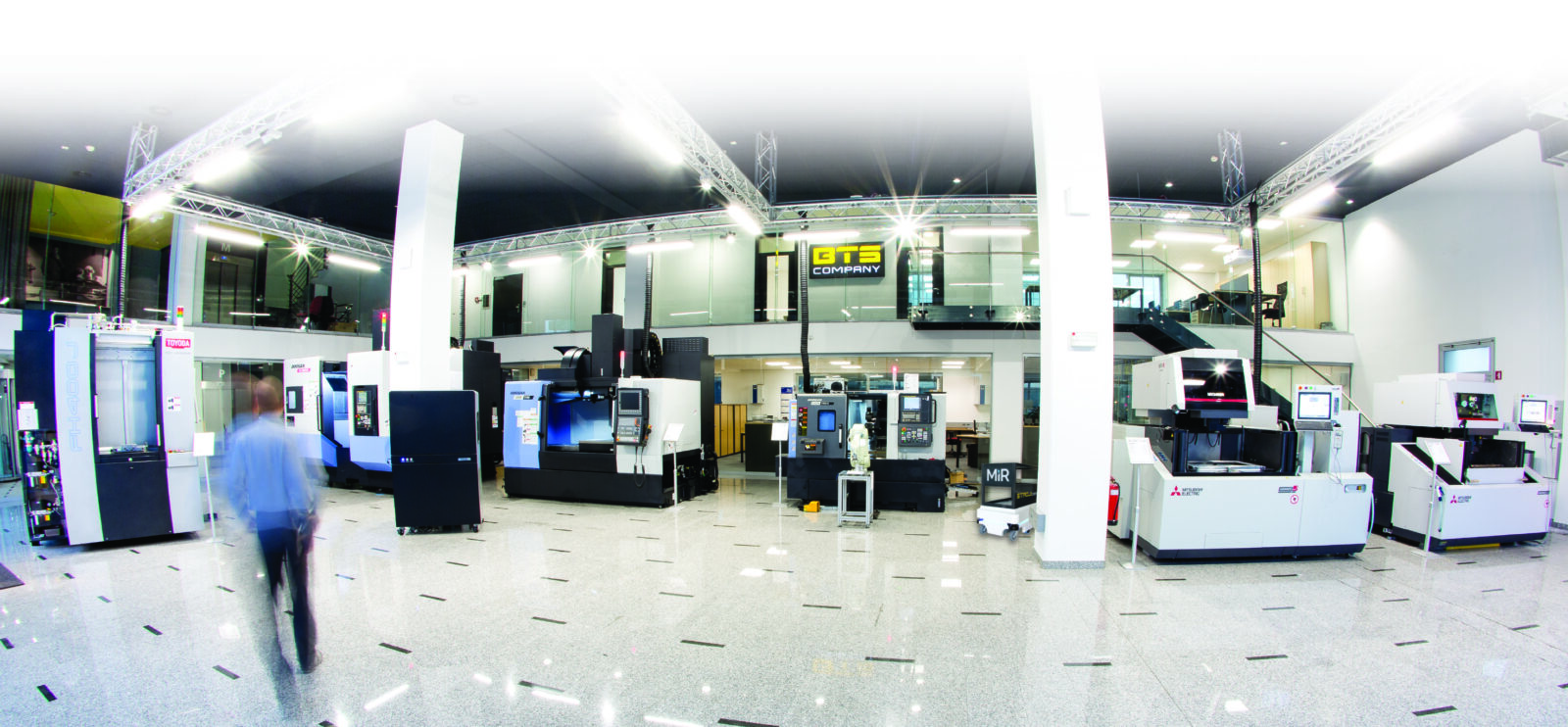 Klijentima u regiji Adriatik dostupno je pet izložbeno-prodajnih centara, gdje se održavaju predstav