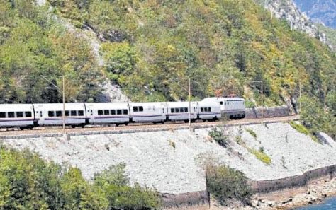 Željeznice FBiH gubitak nije spriječio da isplati visoke plaće