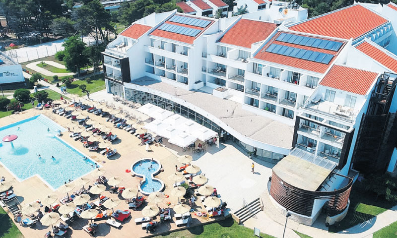Hotel Queen of Montenegro, koji je nedavno preuzela OTP banka, zatvoren je, a dolasci gostiju nisu u