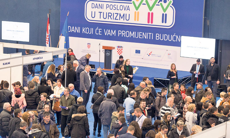 Krcata dvorana Gradski vrt pokazala koliki je interes za sezonski rad na moru. Nova izdanja sajma  s