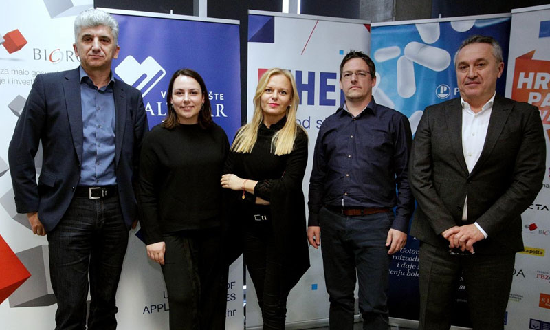 Žiri za kategoriju  Izvorno Hrvatsko: Ž. Ivković (Večernji list), I. Bernatović (ZŠEM), M. Kosanović