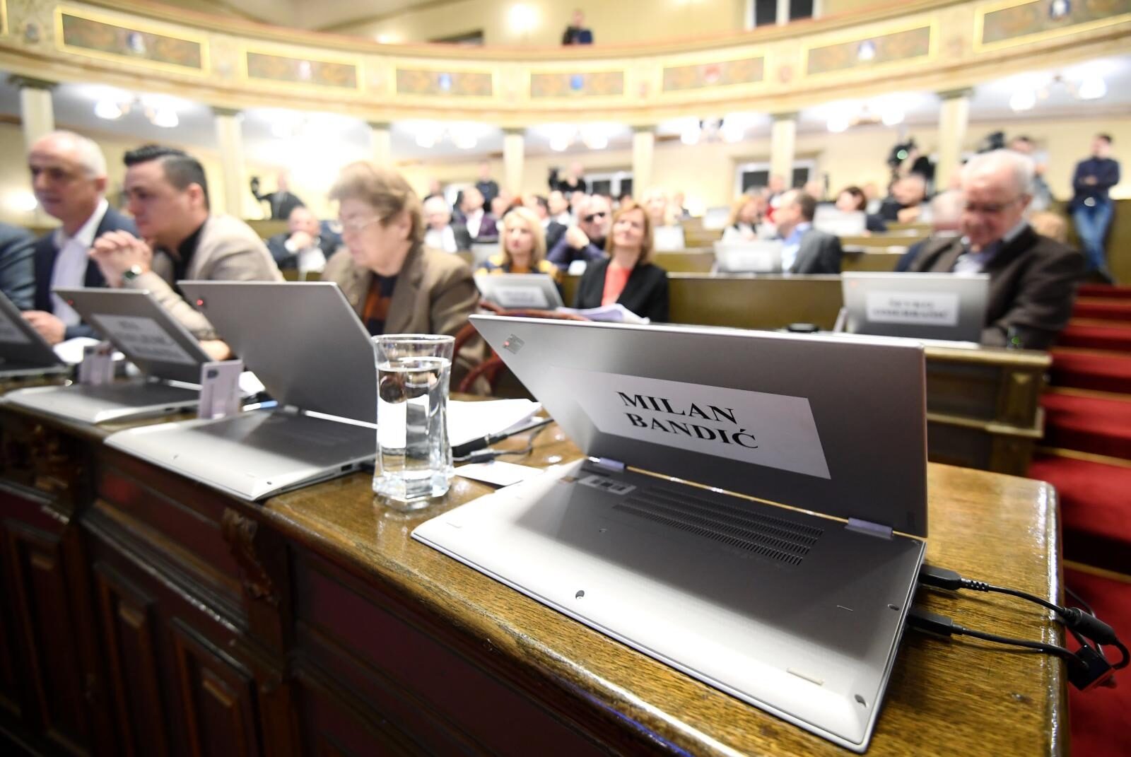 Zagreb: Nakon što su skupili kvorum za početak Gradske skupštine, HDZ zatražio stanku