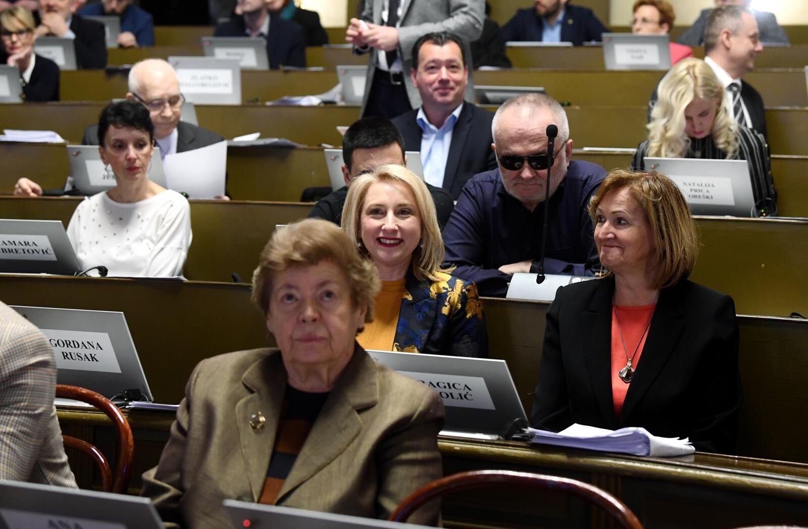 Zagreb: Nakon što su skupili kvorum za početak Gradske skupštine, HDZ zatražio stanku