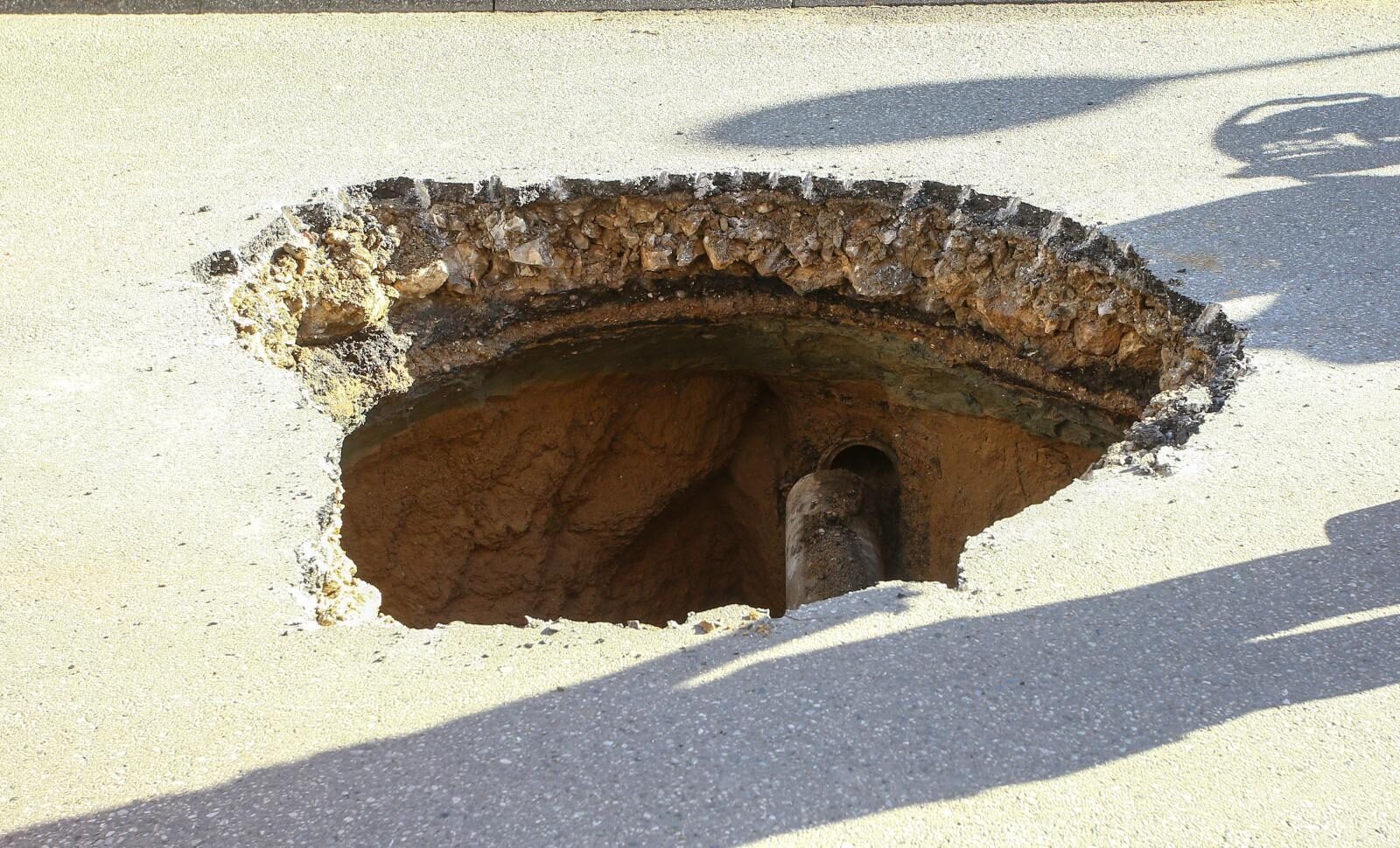 Zagreb: Puknuće cijevi u Ružmarinkovoj ulici