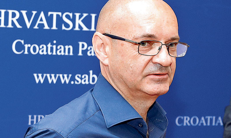 Aktivist Franka Goran Aleksić poručio dužnicima da ne žure jer imaju vremena do 2023. godine/Patrik