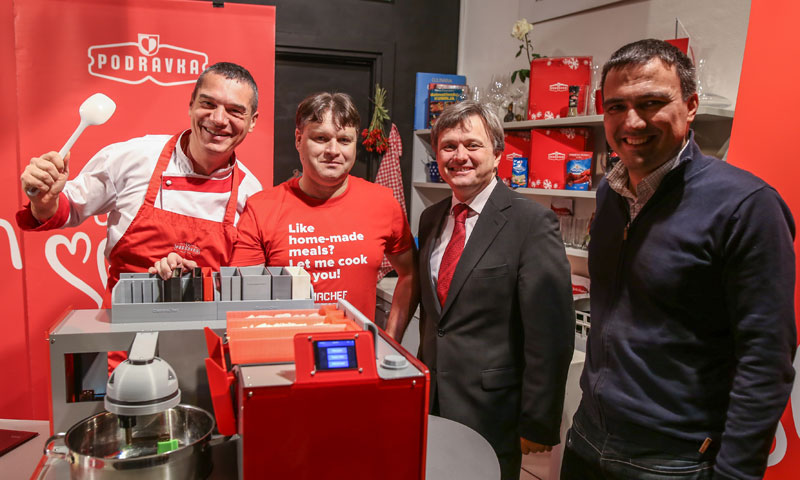 Mišel Tokić, Đulijano Nola, Zvonimir Mršić i Dražen Drnas uz Gammachefa