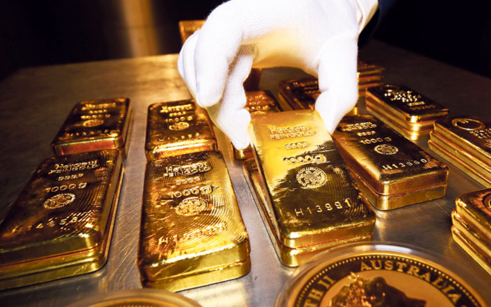 Что будет золотом сегодня. Goldman sachs золото. Рынок золота. Роскошь и богатство. Инвестиции в золото.