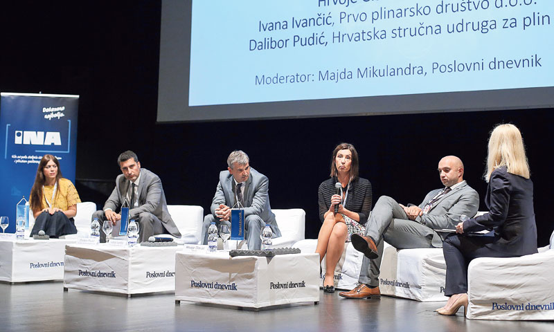 O važnosti plina i nafte govorili Barbara Dorić, Marin Zovko, Hrvoje Glavaš, Ivana Ivančić i Dalibor