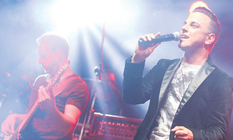 Svestrani pjevač u Zaprešiću je obožavateljima darovao još jedan spektakularan nastup/Petar Glebov/P