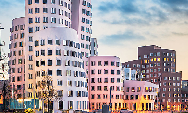 Düsseldorf, središte njemačke modne industrije i telekomunikacija snažno gospodarski raste/FOTOLIA