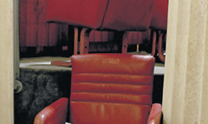 Fotelja nije uspjeh/Retuers