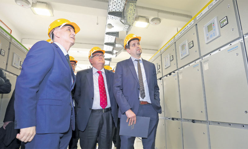 Na otvorenju trafostanice Turnić vrijedne 165 mil. kn bili su Saša Dujmić, Vojko Obersnel i  Ante Či