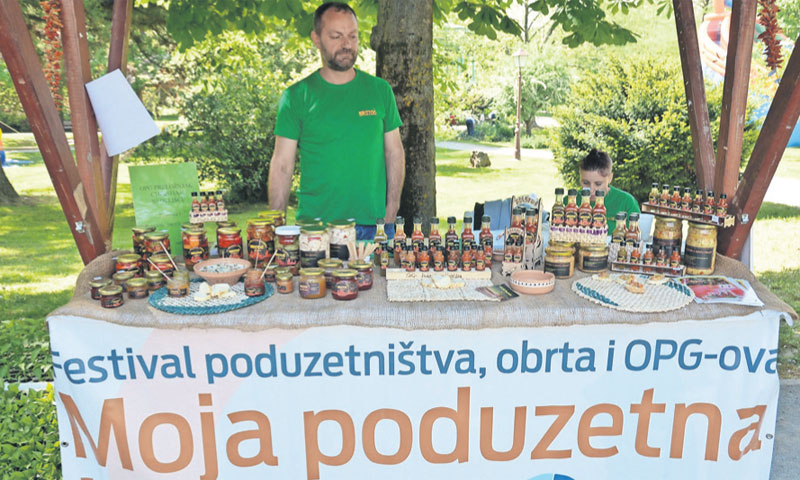 Na štandovima obrtnici i OPG-ovi nudili su najbolje domaće proizvode/Damir Špehar/PIXSELL