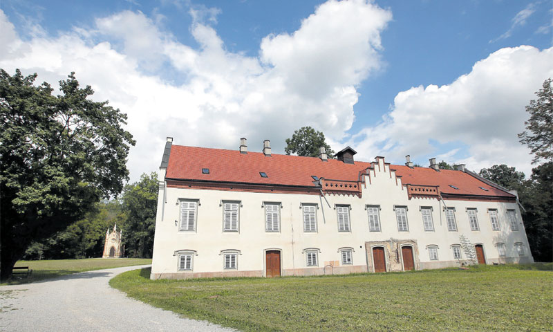 Novi dvori su povijesno-kulturna znamenitost koja privlači veliki broj posjetitelja/Robert Anić/PIXS