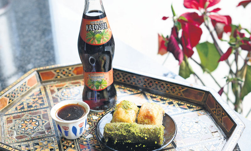 Pladanj pun energije - baklava s pistacijom, kava s kardamonom i sok od datulja/Luka Stanzl, Dalibor