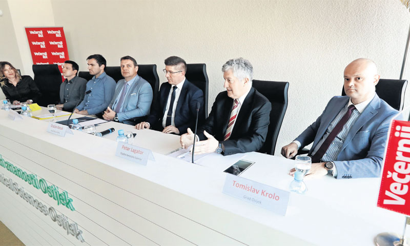 Sudionici okruglog stola na Fakultetu agrobiotehničkih znanosti u Osijeku/Robert Anić/PIXSELL