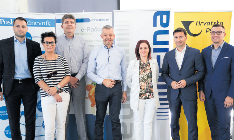 Sudionici okruglog stola na kojem se raspravljalo o implementaciji sustava e-računa te problemima i