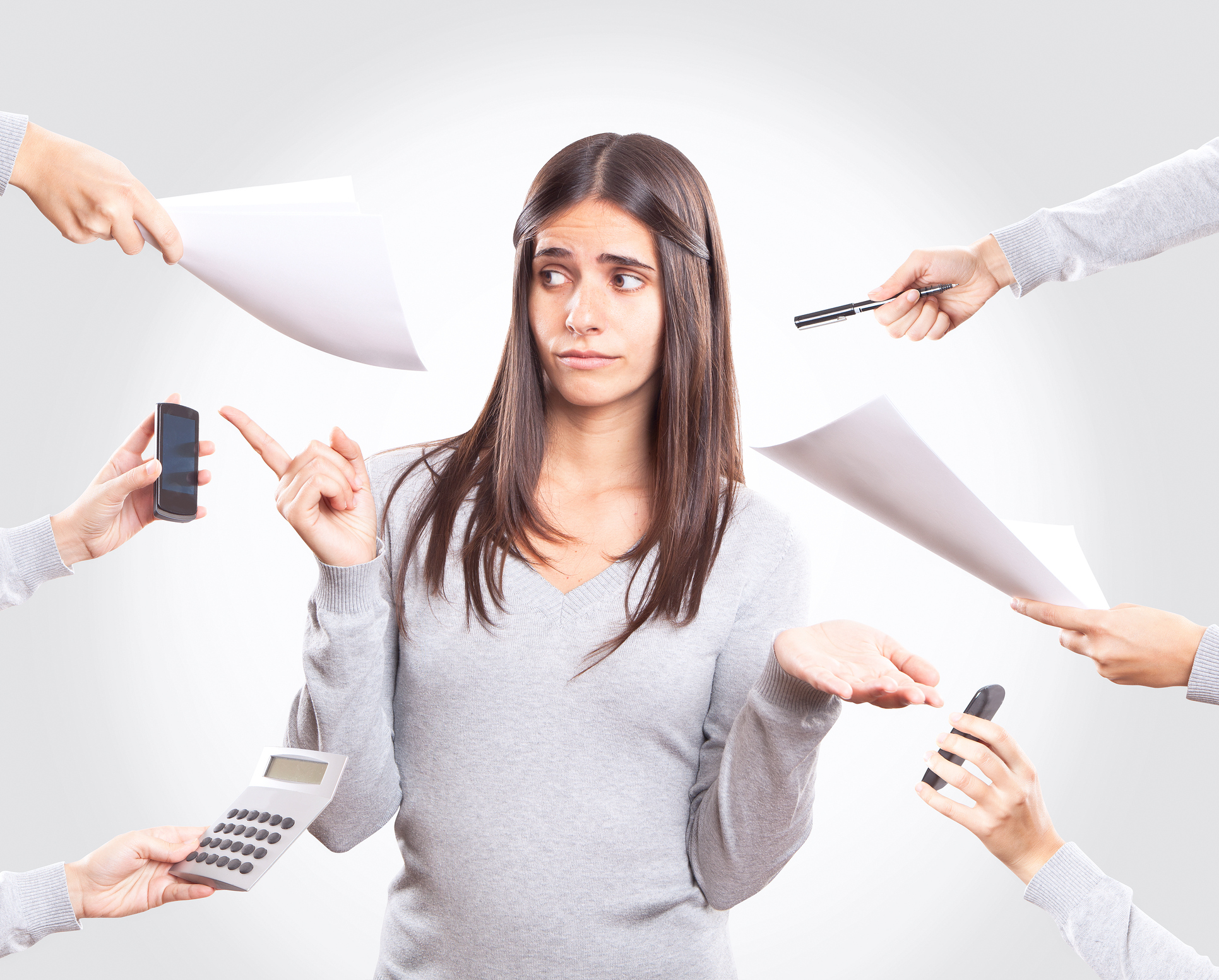 счастливые студенты. дружная семья за столом. воспитание ребенка. комиксы: бэтмен. семейный ужин.