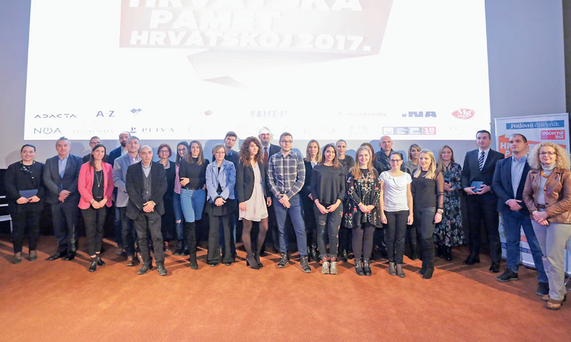 Pobjednički timovi, partneri i pokrovitelji projekta te predstavnici Poslovnog dnevnika/Luka Stanzl/