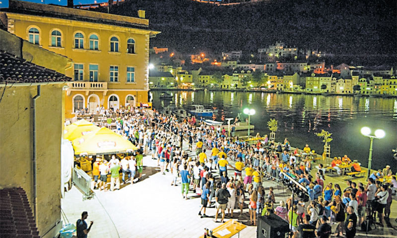 Različite ljetne manifestacije u Bakru prepune su posjetitelja