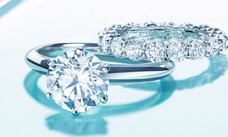 Dijamantno prstenje jedno je od predmeta čežnje i predstavlja unosan posao za opjevanoga draguljara