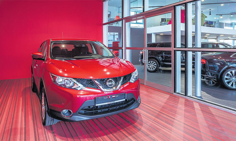 Klasični saloni sele se online