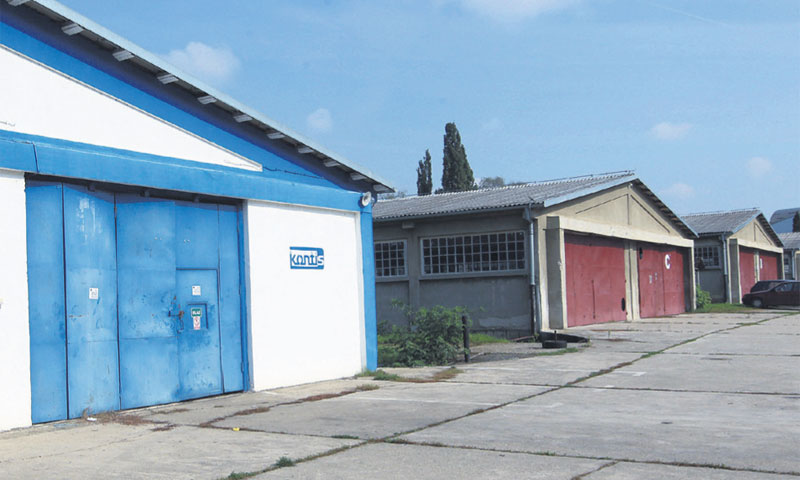 Kompleks se prostire na  8490 četvornih metara