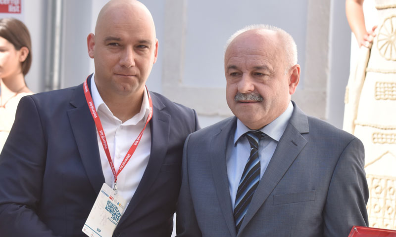 Ivan Srakovčić, restoran Korana- Srakovčić iz Karlovca (desno), i Kristijan Kapović, načelnik Vira