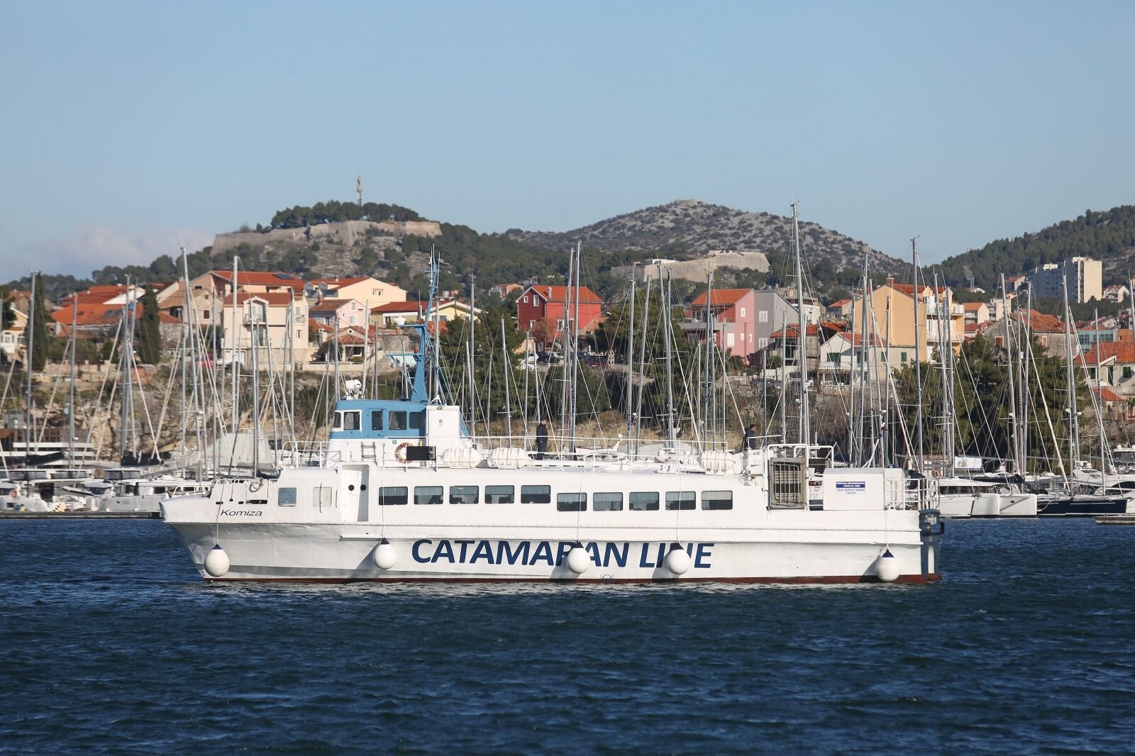 Dolazak oštećenog katamarana Komiža u remontno brodogradilište, Foto: Duško Marušić / Pixsell