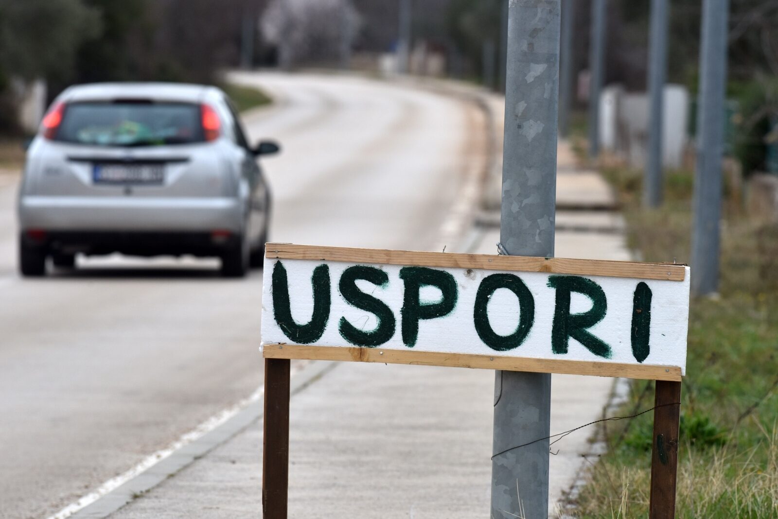 U Gaćelezima postavljem znak 