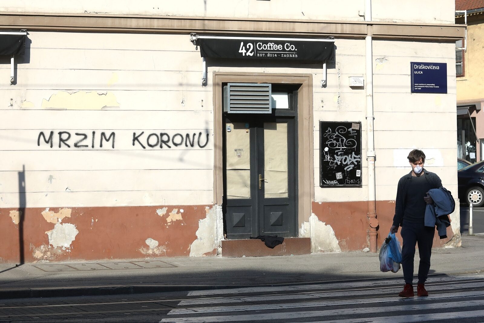 Zagreb: Osvanuo grafit Mrzim koronu